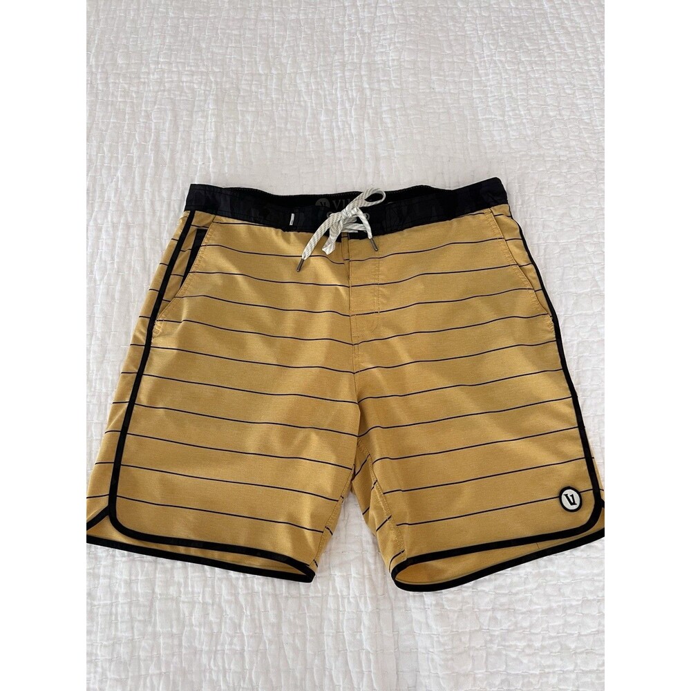VUORI Men’s Board Shorts Yellow Striped Size 34 EUC